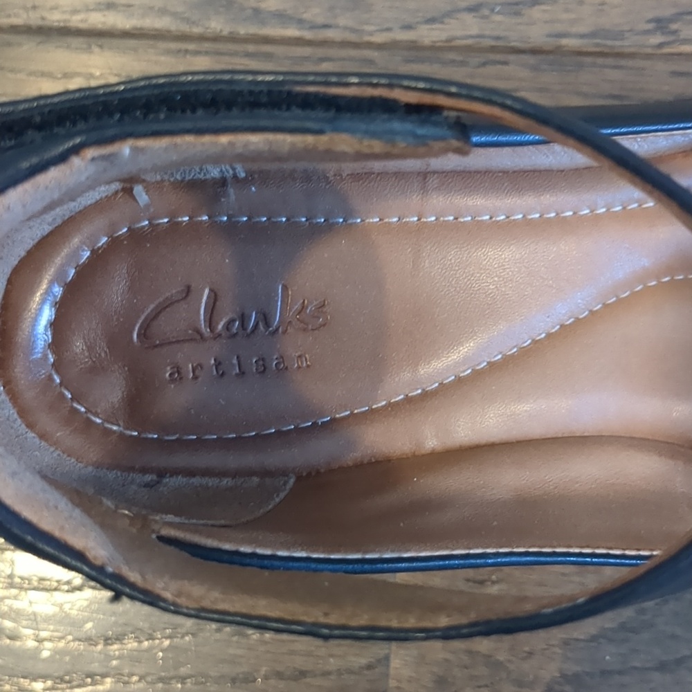 Clarks Black Ankle-Strap Leather Wedge Pumps, Size 8.5 - Picture 2 of 4